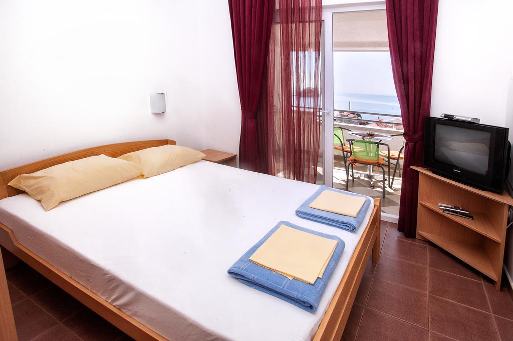 Apartments Durovic Petrovac Quarto foto