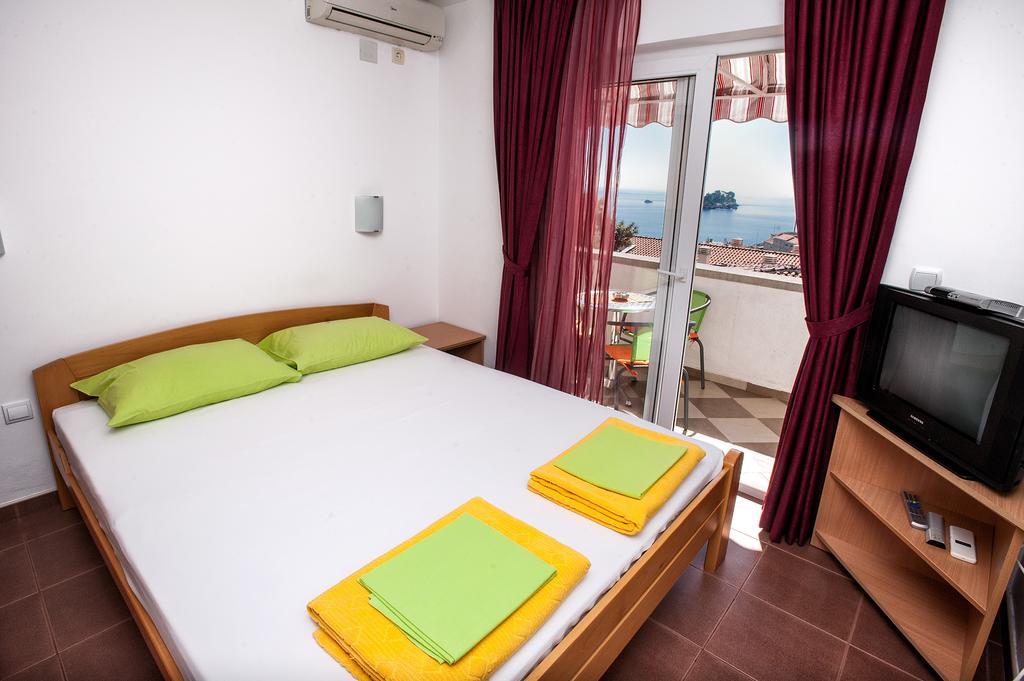 Apartments Durovic Petrovac Quarto foto