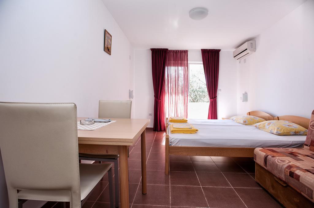 Apartments Durovic Petrovac Quarto foto
